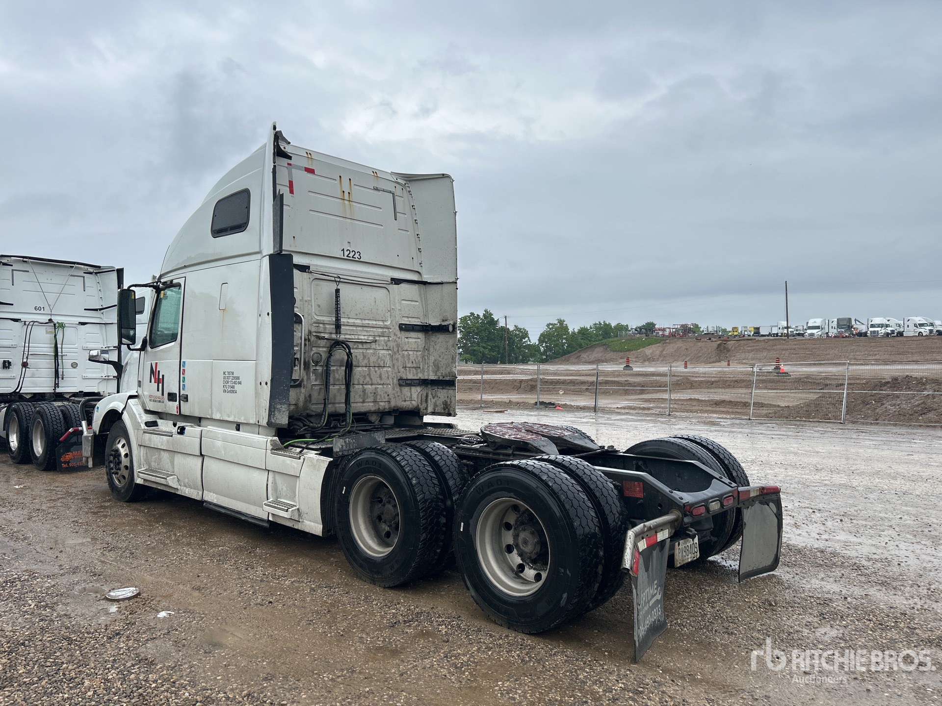 General Appearance with Picture, Left Rear Corner