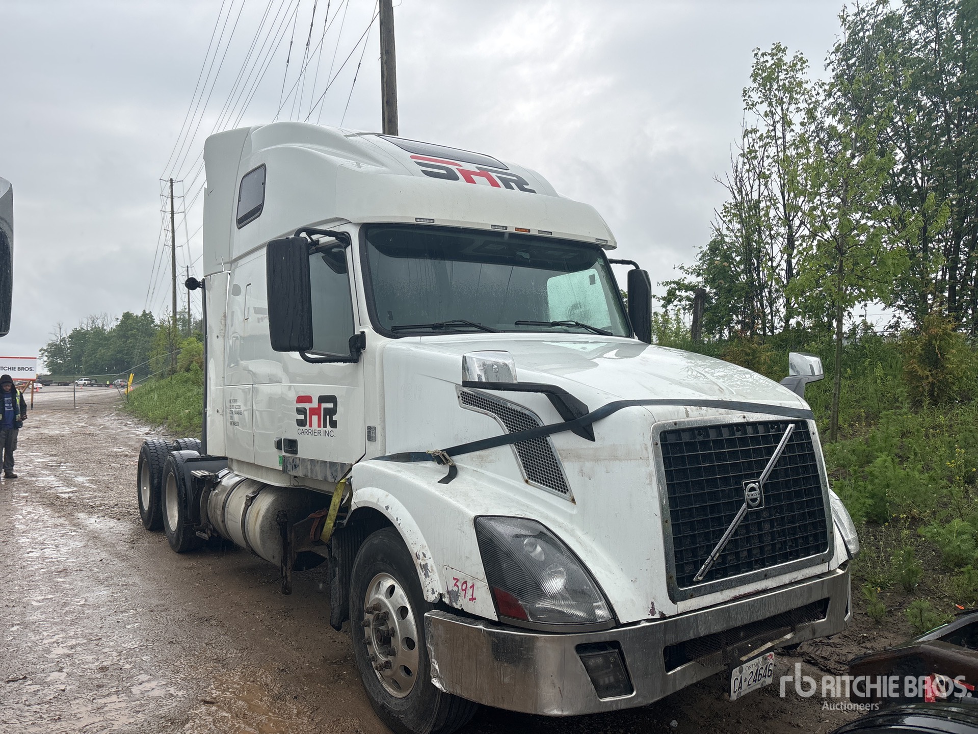 General Appearance with Picture, Right Front Corner