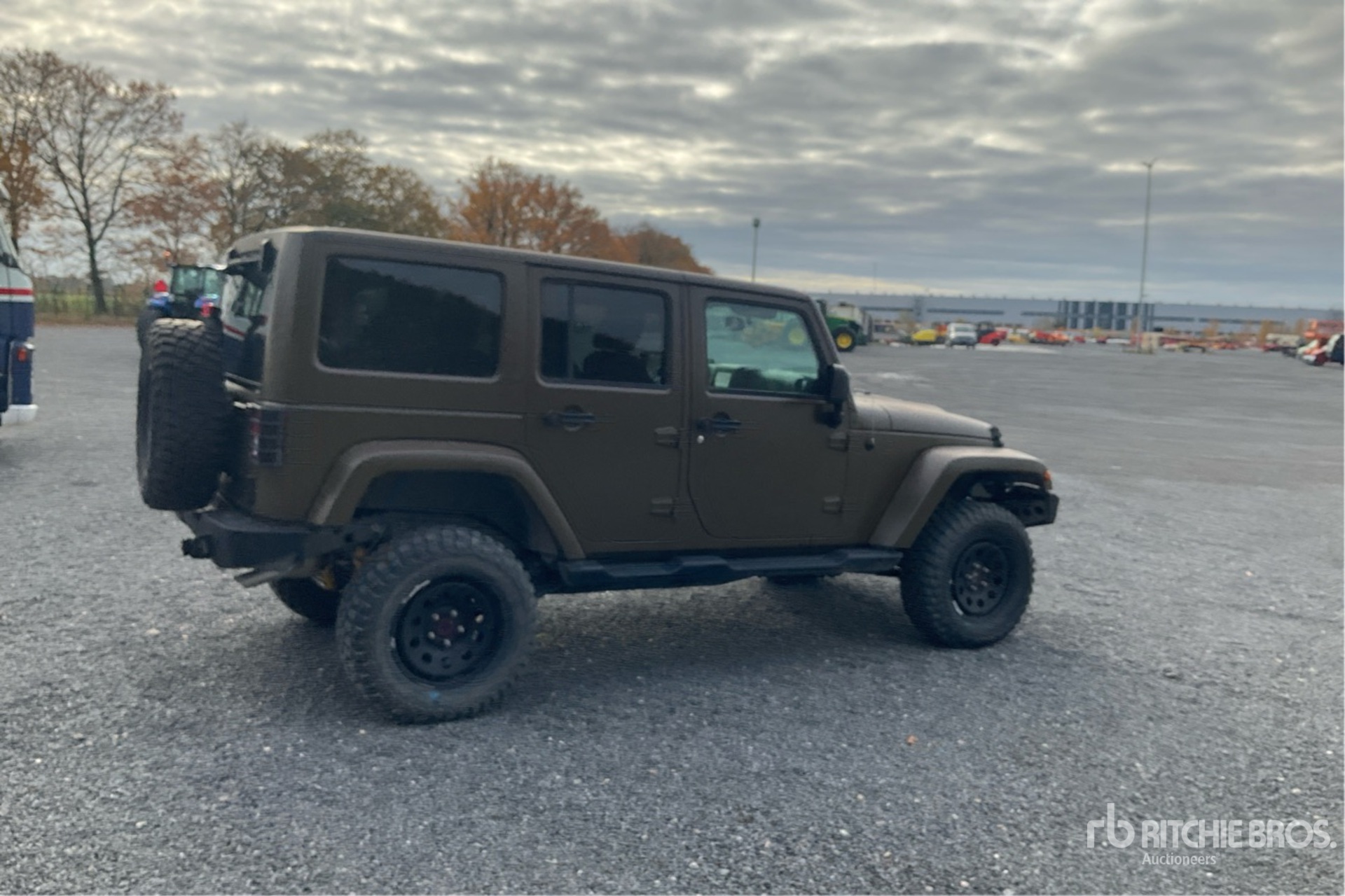 General Appearance with Picture, Right Rear Corner