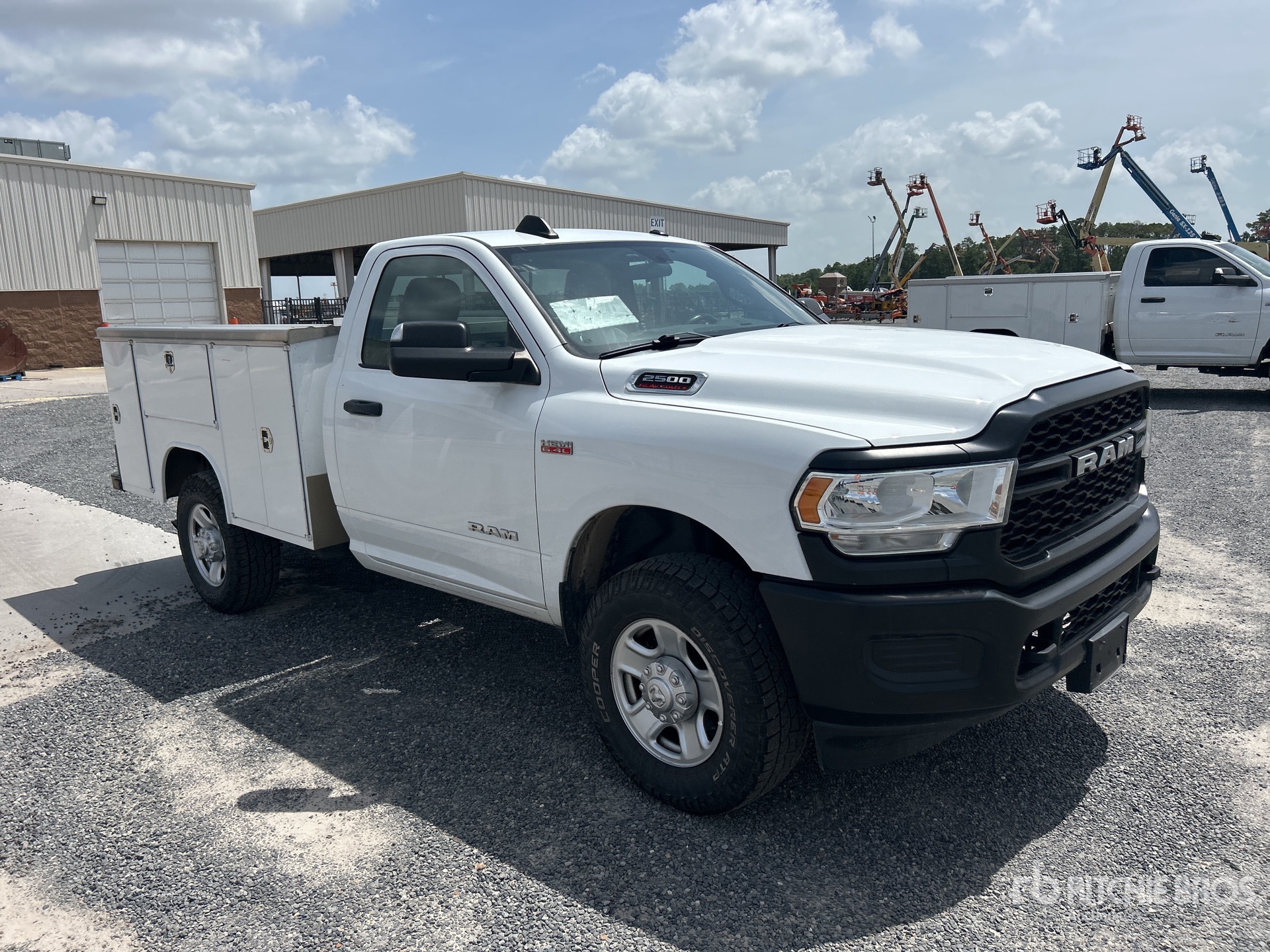 General Appearance with Picture, Right Front Corner