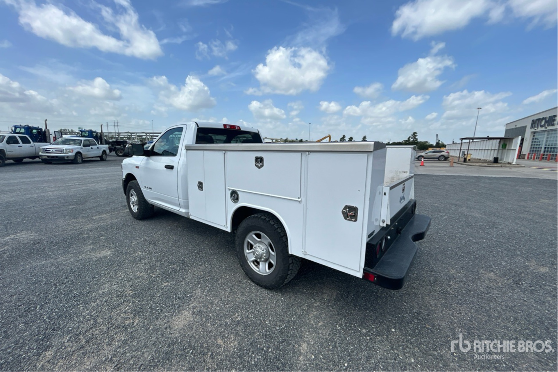 General Appearance with Picture, Left Rear Corner