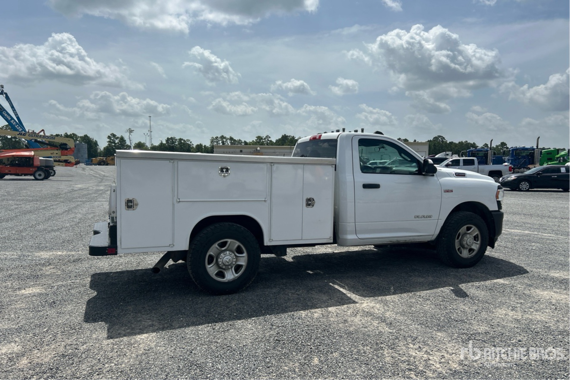 General Appearance with Picture, Right Rear Corner