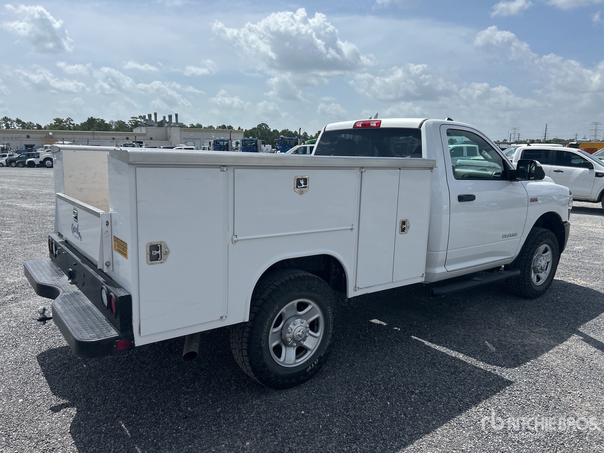 General Appearance with Picture, Right Rear Corner