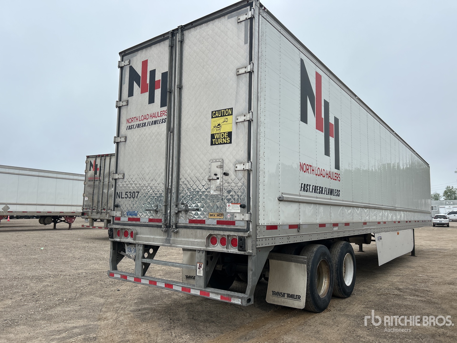 Aspect général with Image, coin arrière droit