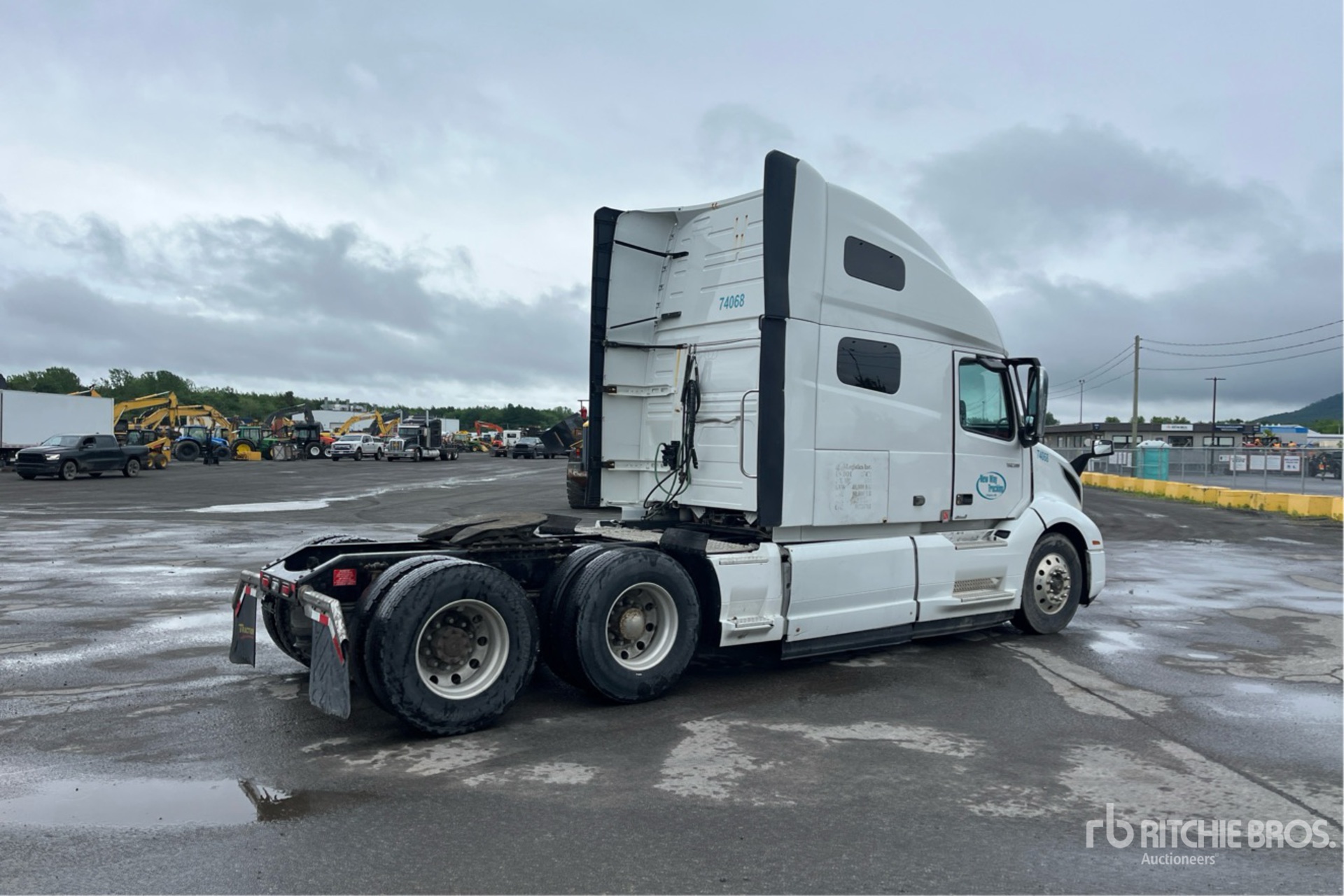 General Appearance with Picture, Right Rear Corner