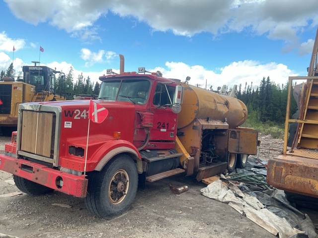 1998 Western Star 2000 gal 6x4 Water Truck