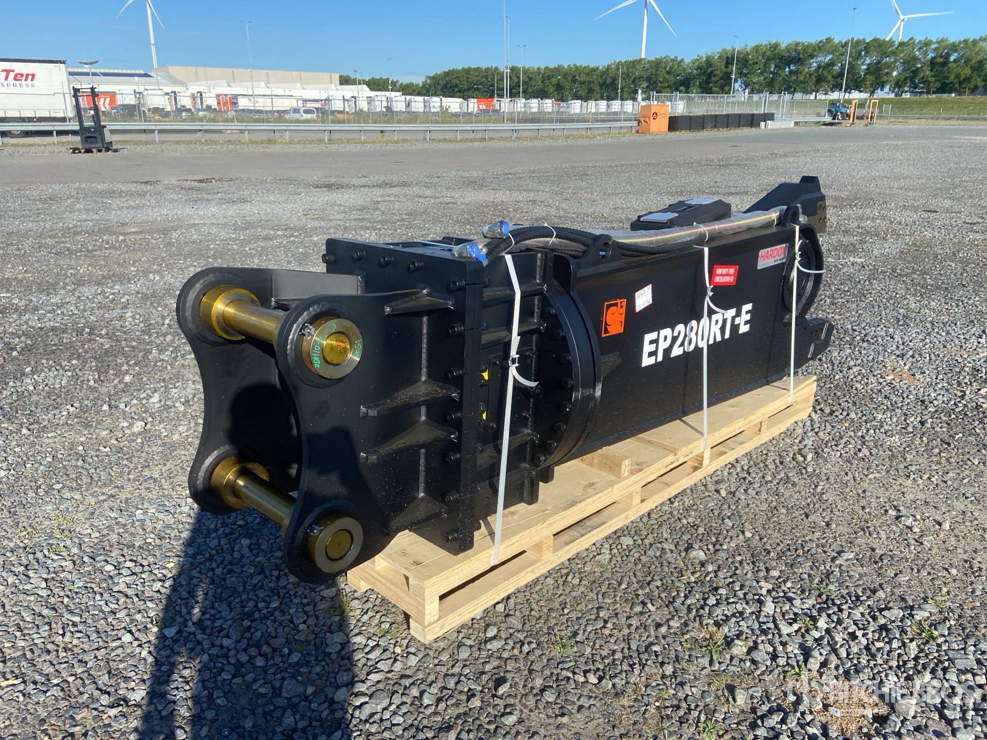 General Appearance with Picture, Right Rear Corner