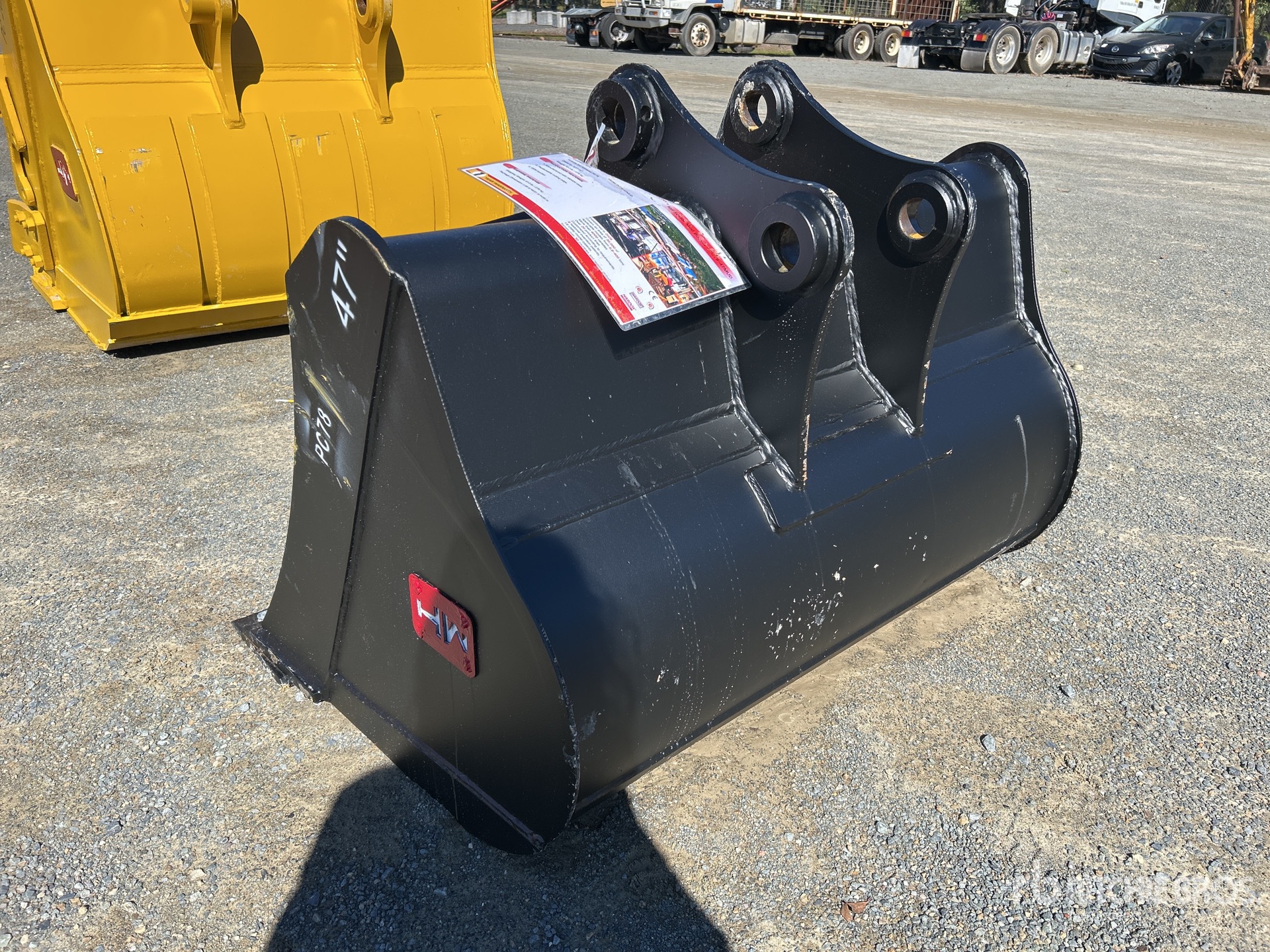 General Appearance with Picture, Left Rear Corner