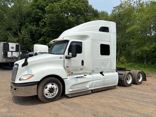 2018 International LT625 6x4 T/A Sleeper Truck Tractor 2018 International LT625 6x4 T/A Sleeper Truck Tractor