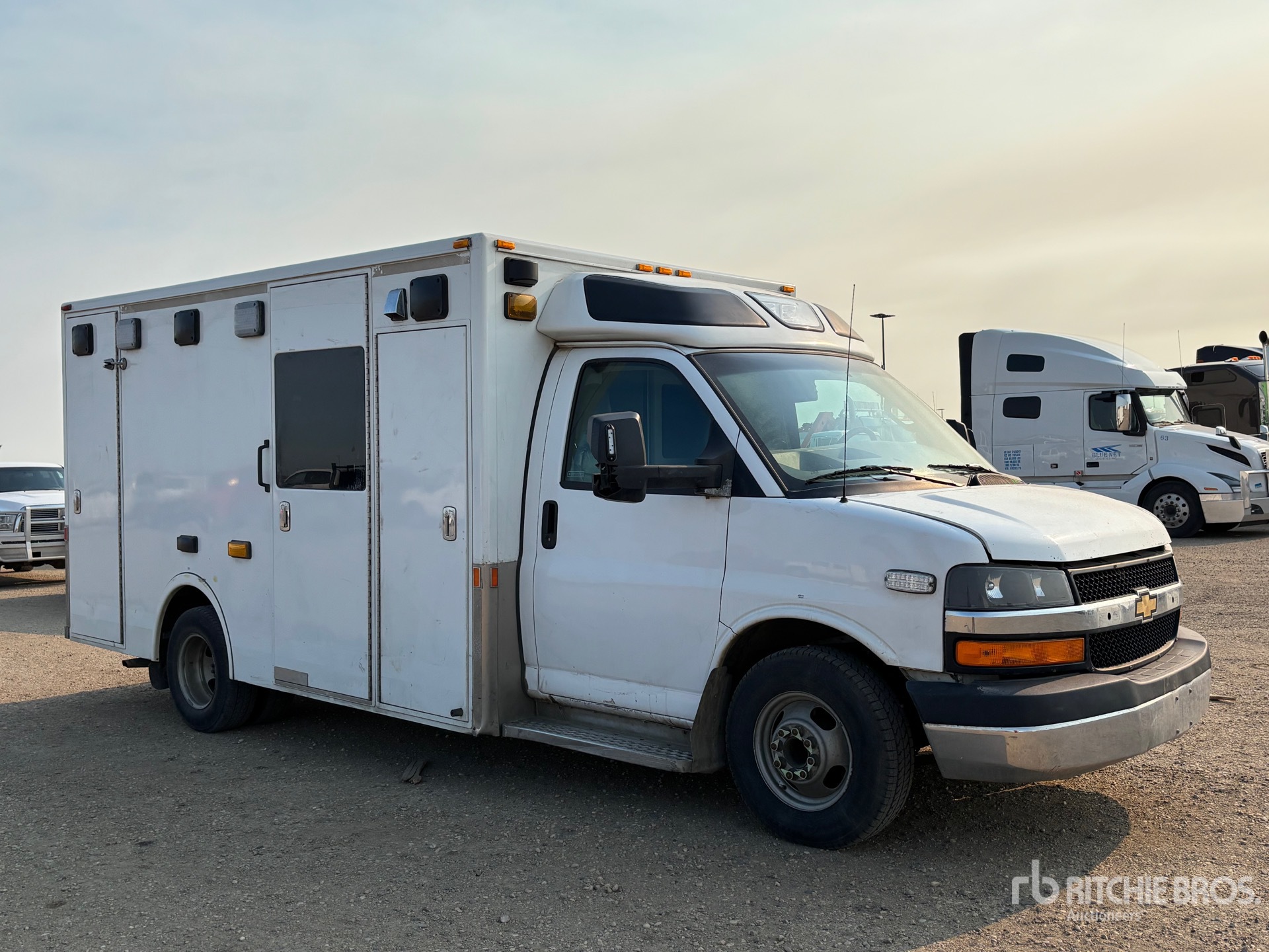 General Appearance with Picture, Right Front Corner