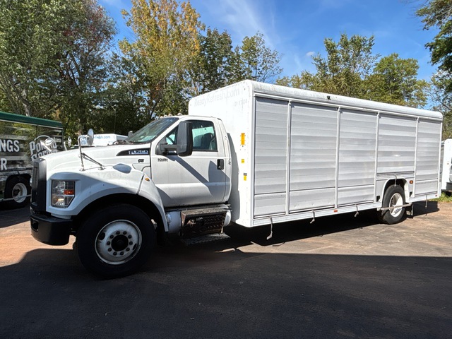 2017 Ford F-750 4x2 10 Bay Beverage Truck