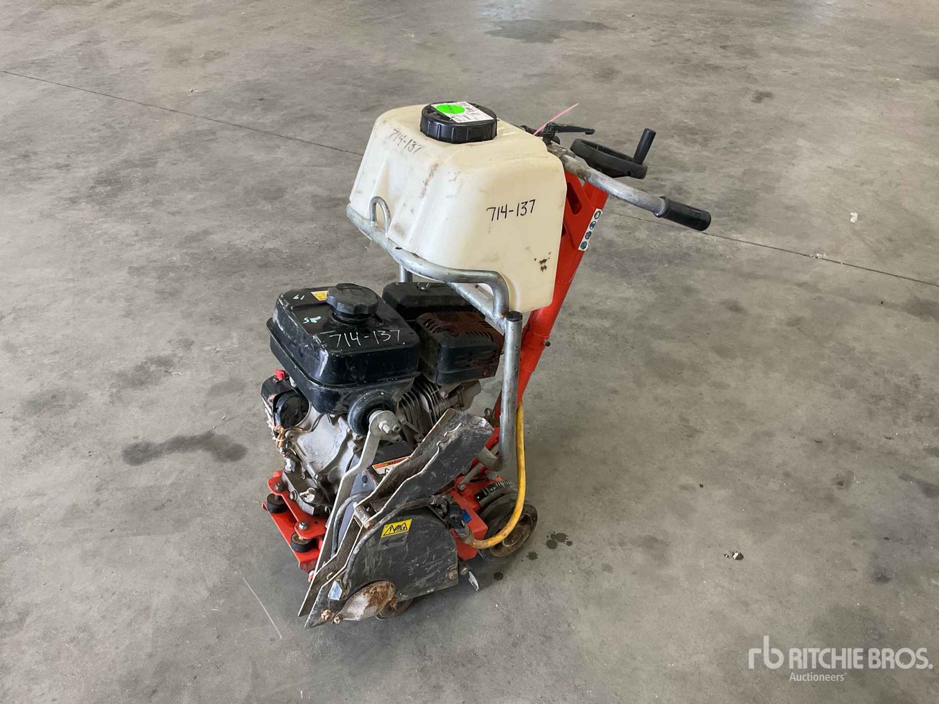 General Appearance with Image, coin avant gauche