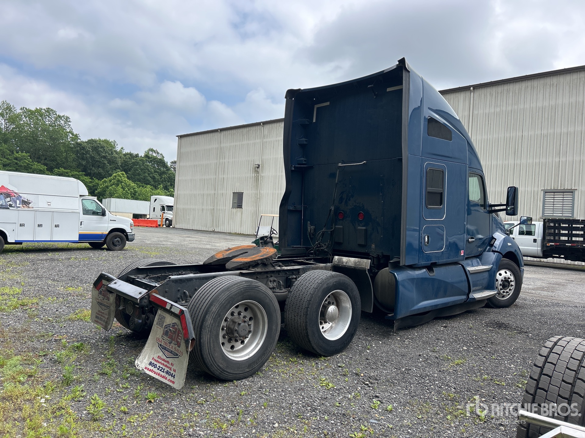 General Appearance with Picture, Right Rear Corner