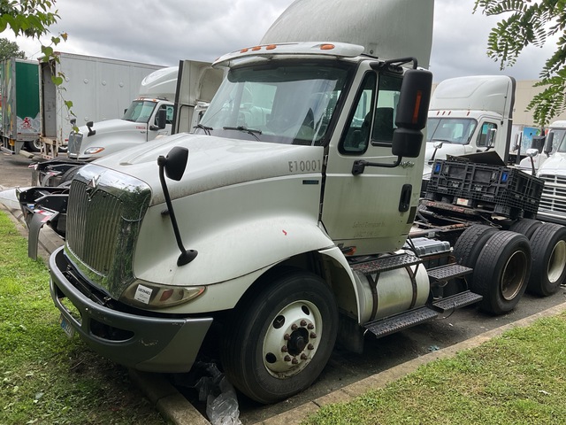 2011 International 8600 6x4 T/A Day Cab Truck Tractor (Inoperable)