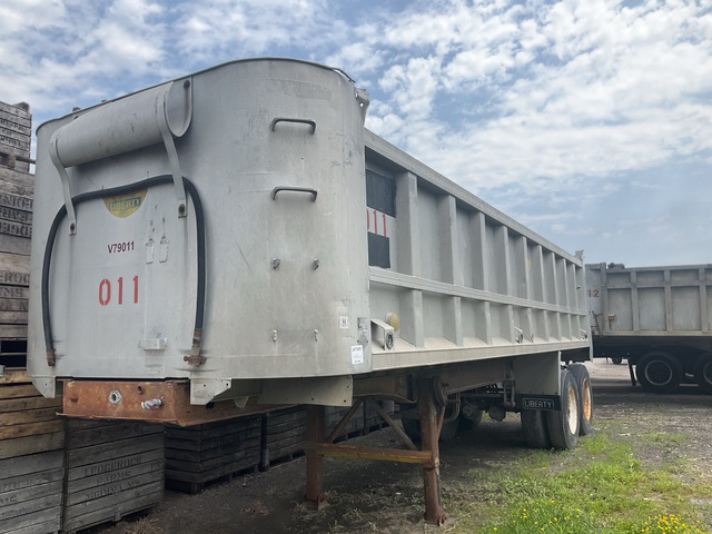 1979 Liberty 25 ft 6 in T/A End Dump Trailer 1979 Liberty 25 ft 6 in T/A End Dump Trailer
