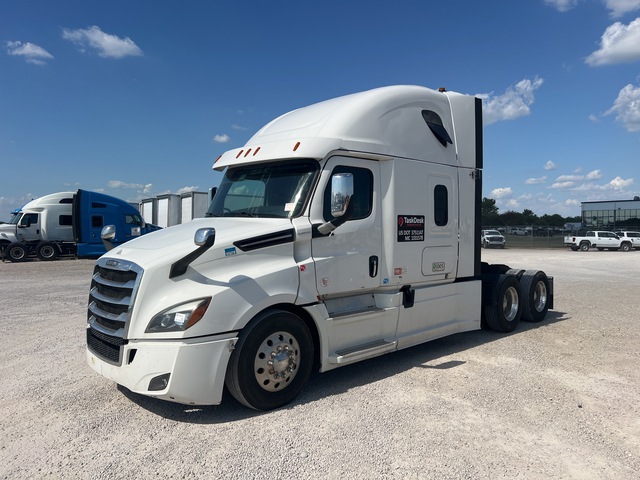 2019 Freightliner Cascadia 6x4 T/A Sleeper Truck Tractor