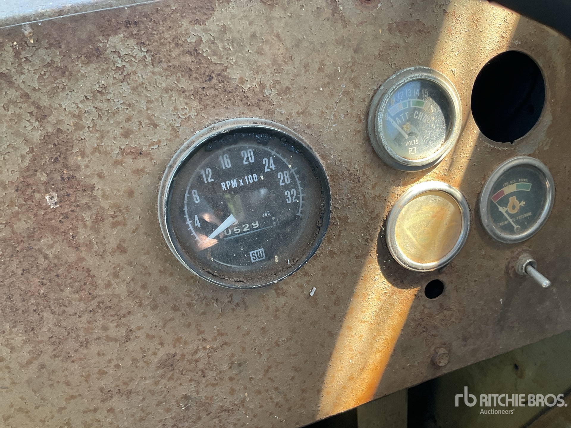 General Appearance with Hour Meter / Odometer