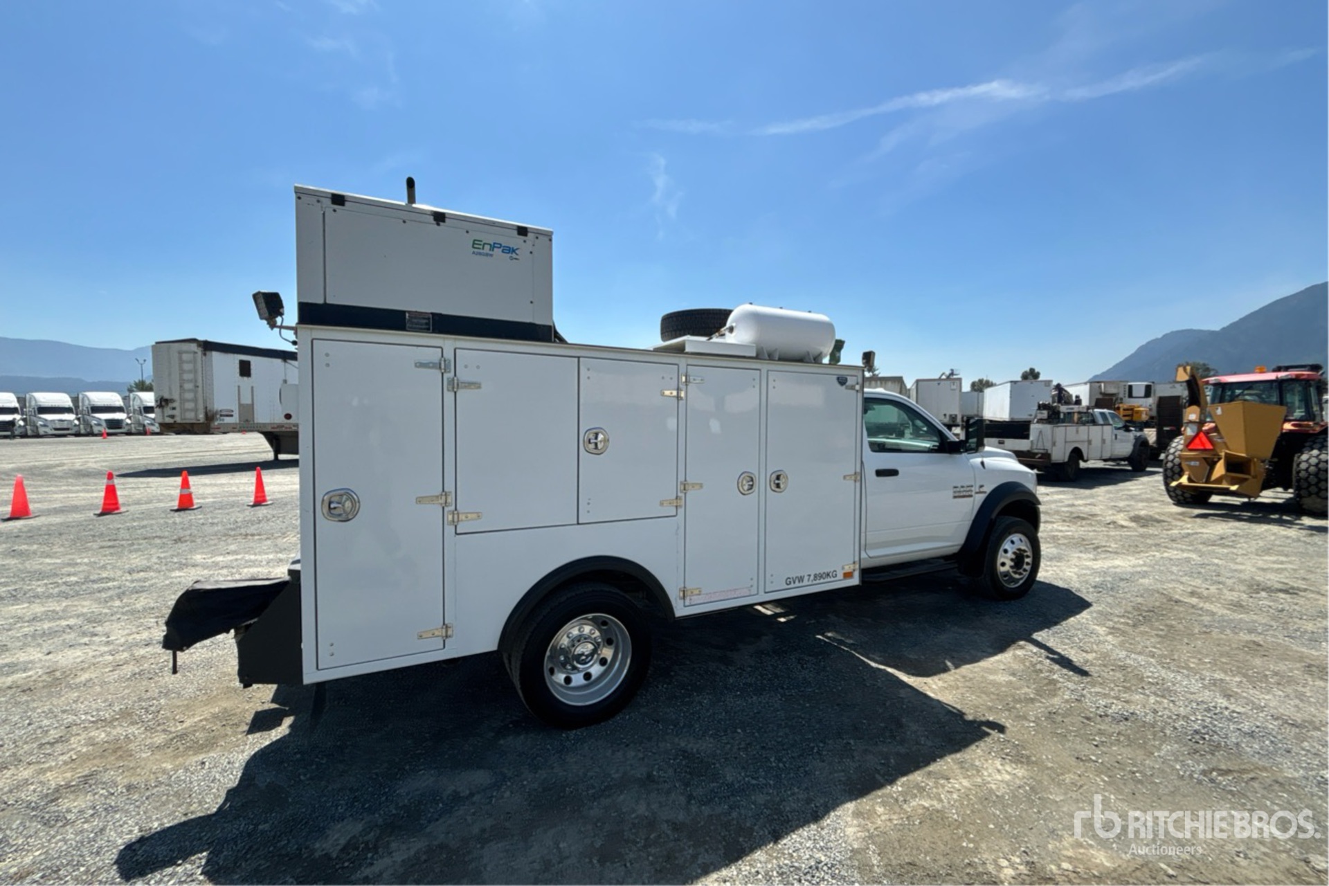General Appearance with Picture, Right Rear Corner