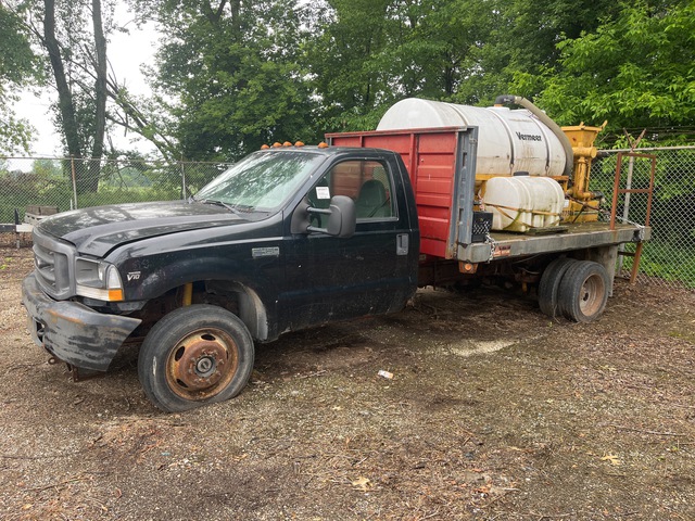 2002 Ford F-450 4x4 Flatbed Truck