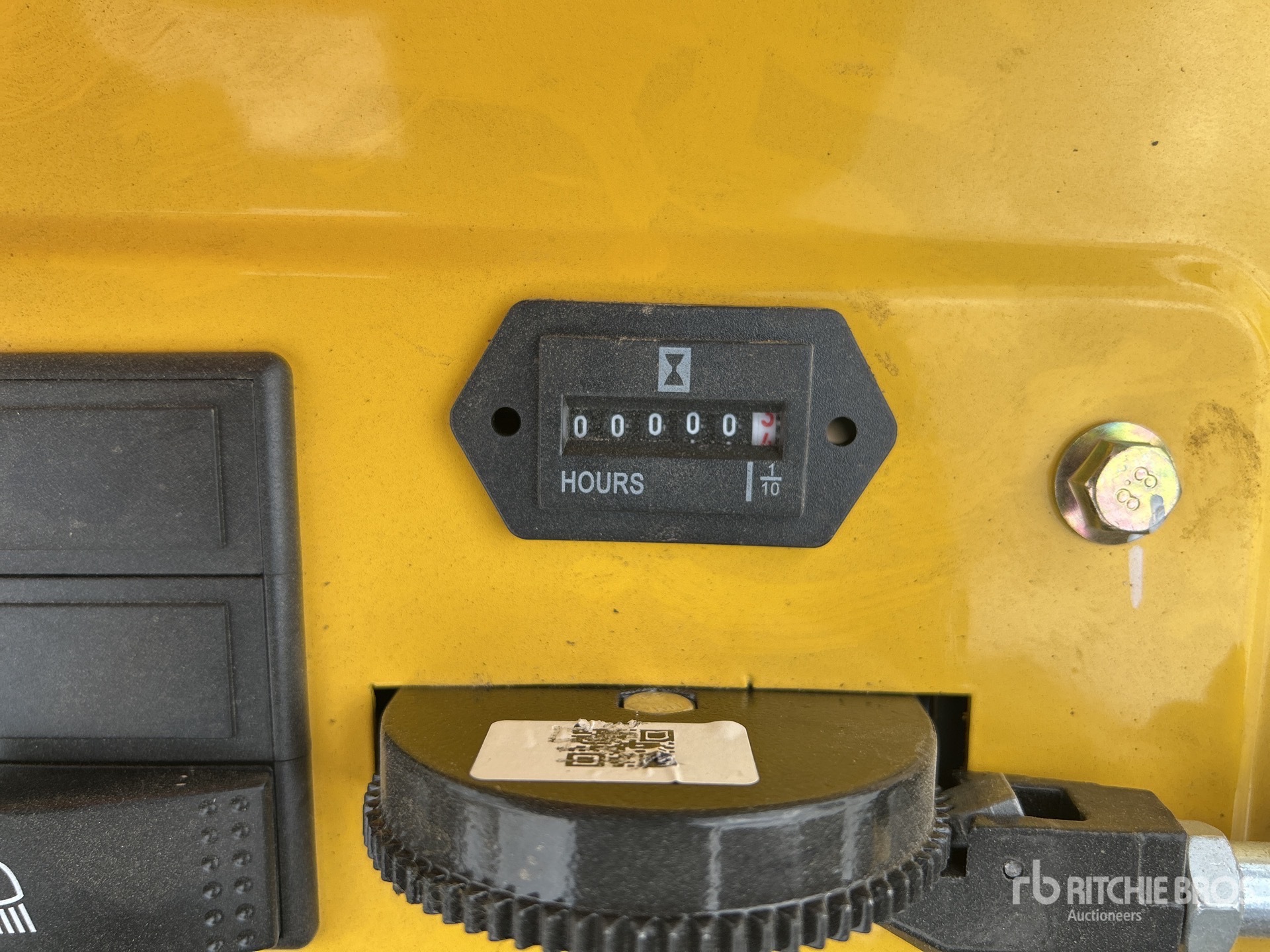 General Appearance with Hour Meter / Odometer