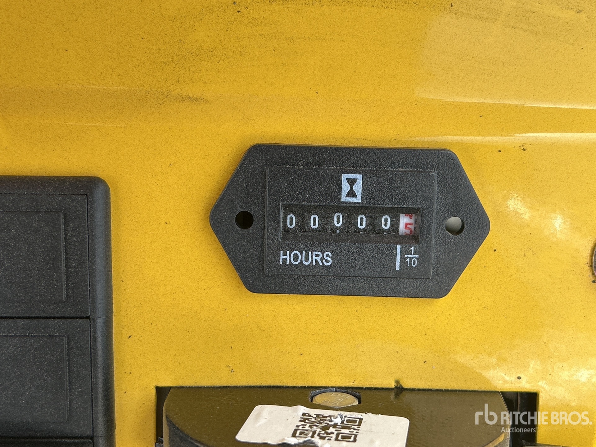 General Appearance with Hour Meter / Odometer