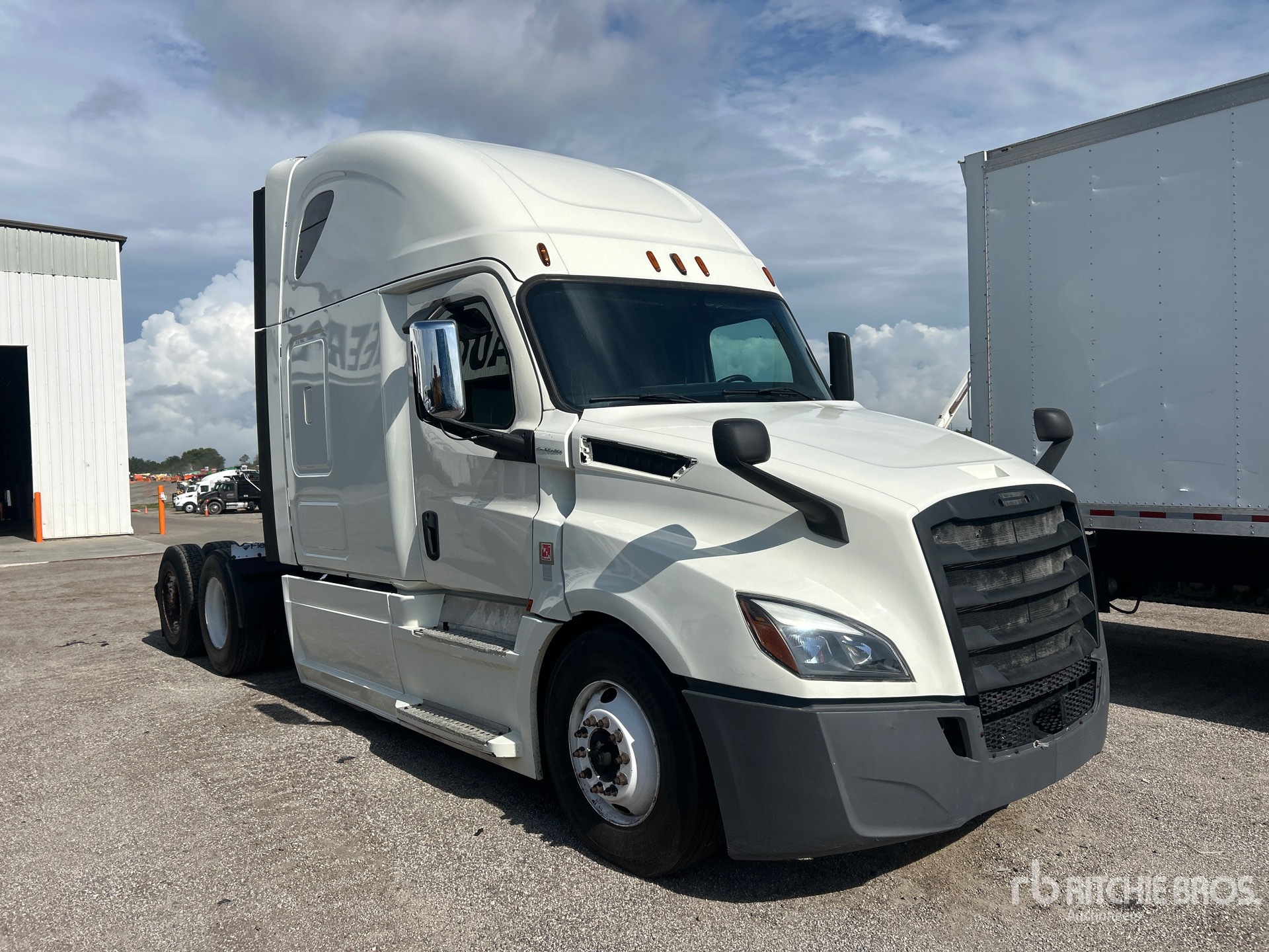 2018 Freightliner CASCADIA 126