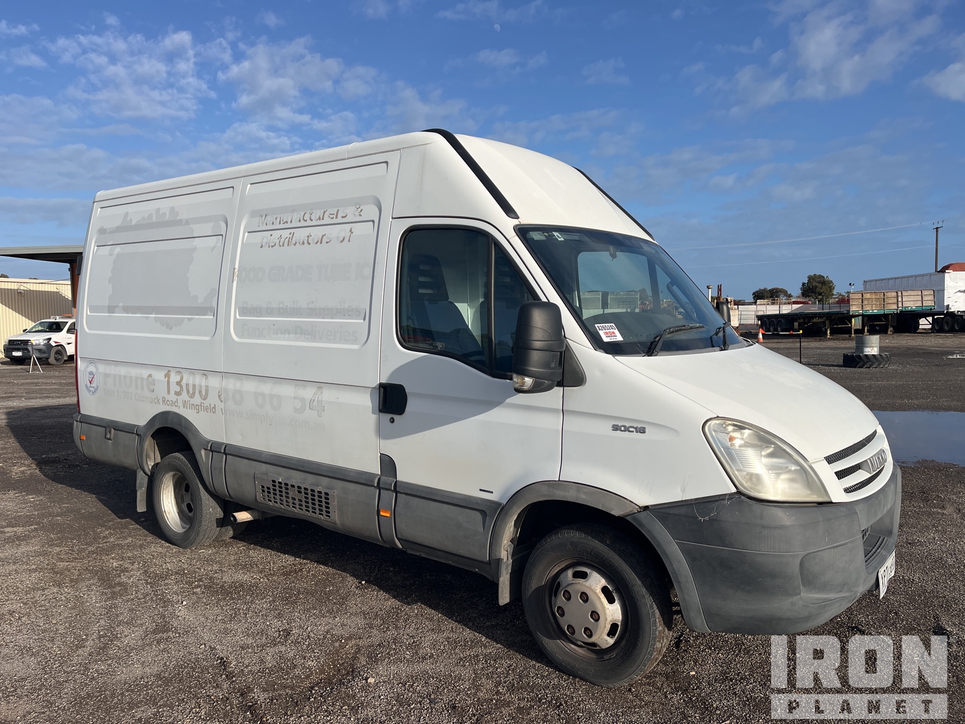 Aspect général with Image, coin avant gauche