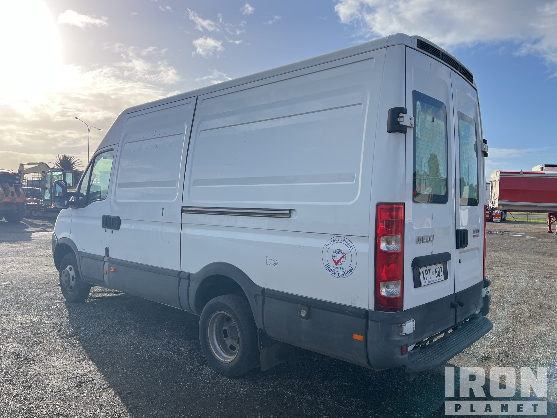 Aspect général with Image, coin arrière gauche