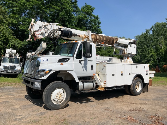 2013 Altec DM47BTR on 2014 International WorkStar 7300 4x4 Digger Derrick Truck