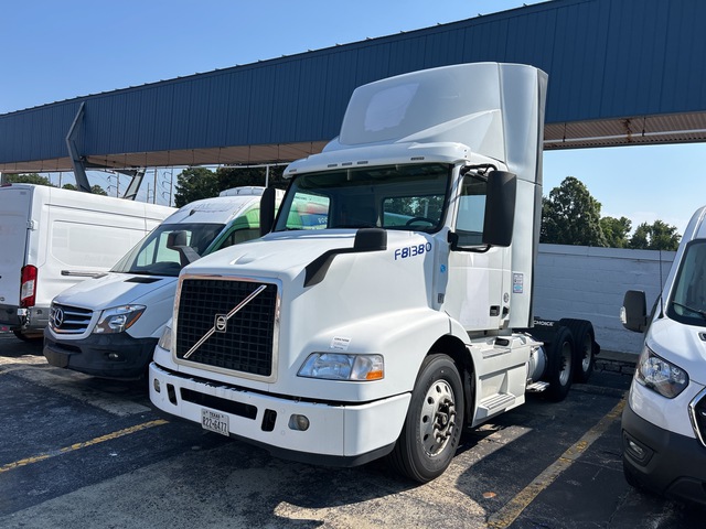 2016 Volvo VNM64T 200 6x4 T/A Day Cab Truck Tractor