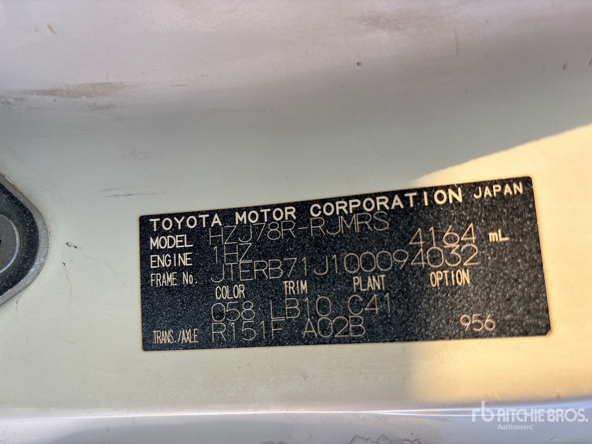 General Appearance with Serial Number / VIN