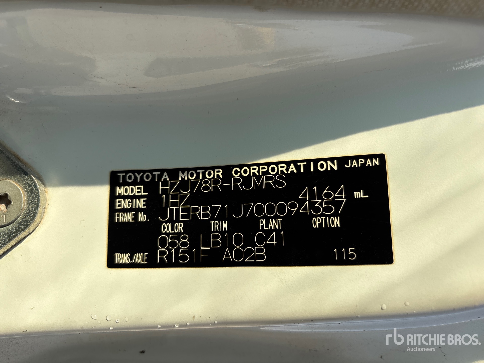 General Appearance with Serial Number / VIN