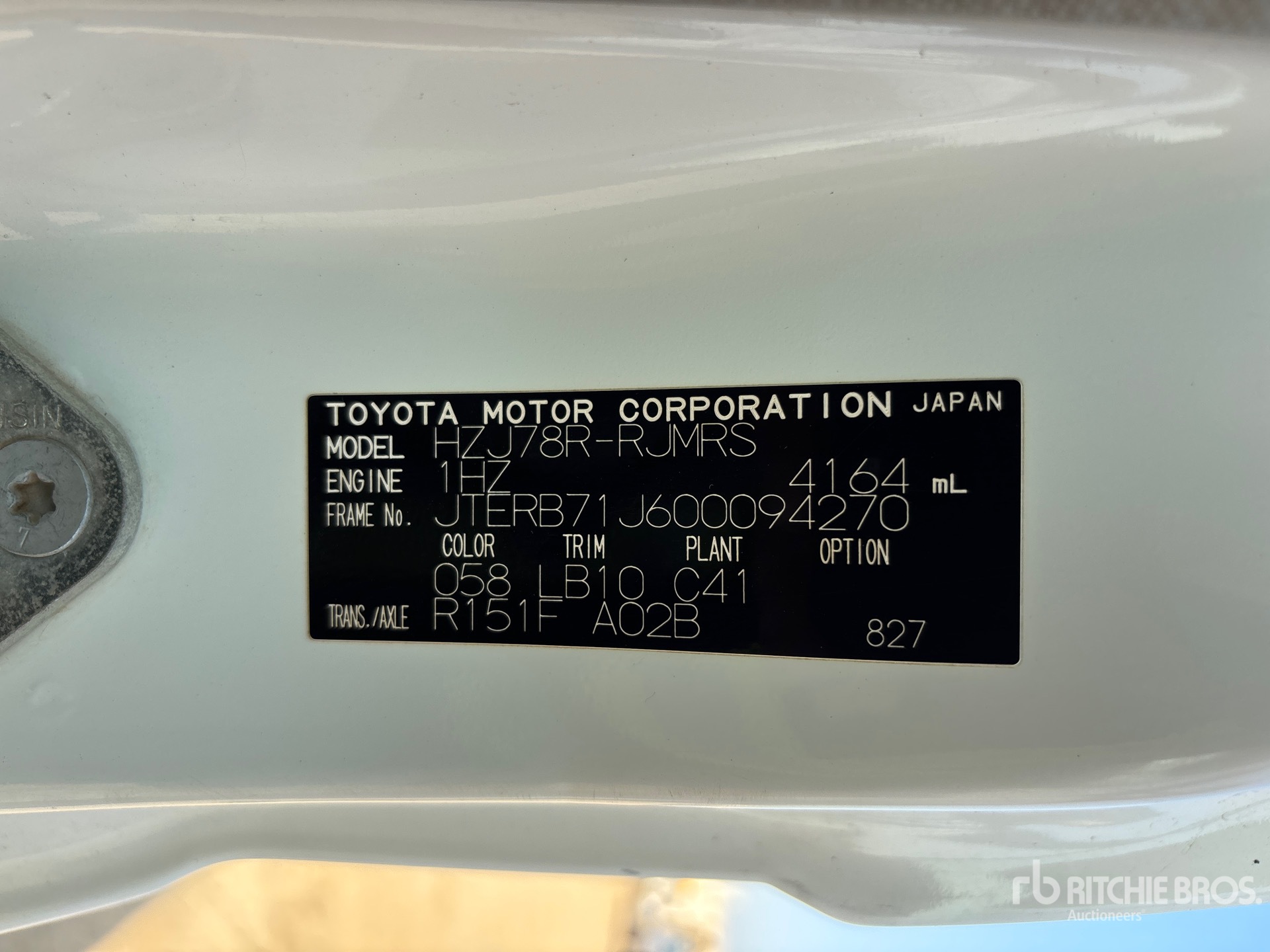 General Appearance with Serial Number / VIN