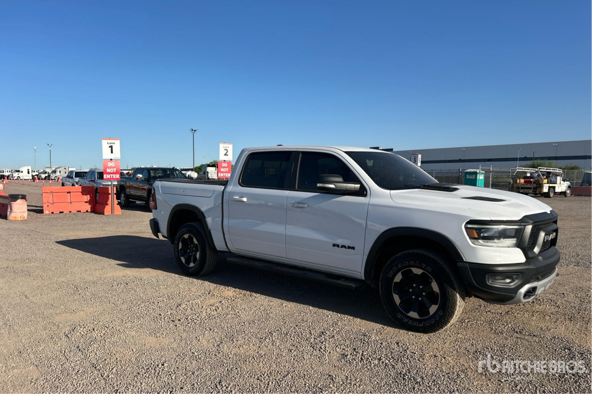 General Appearance with Picture, Right Front Corner