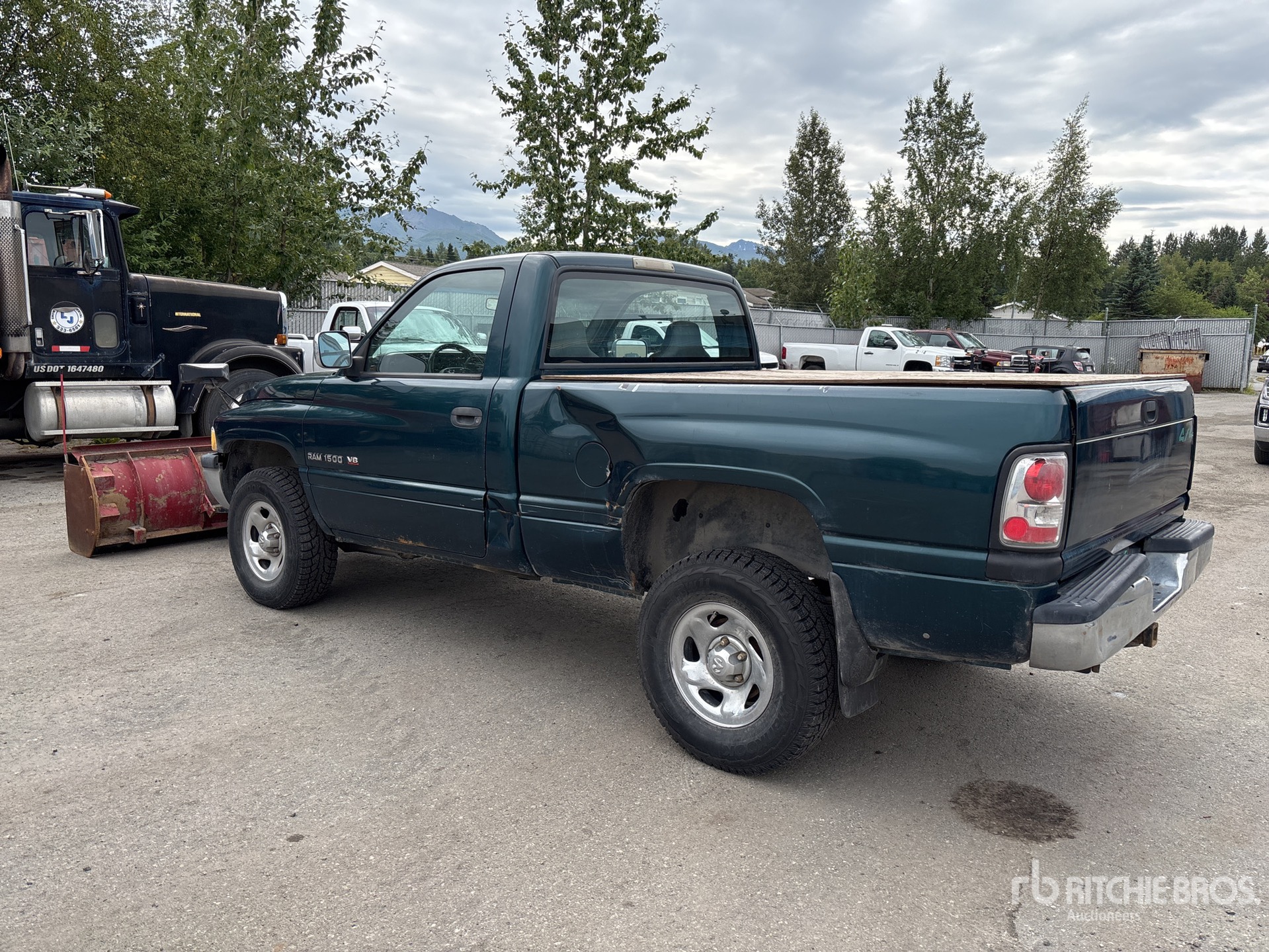 General Appearance with Picture, Left Rear Corner