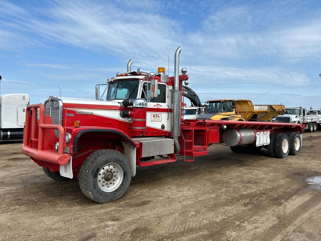 1974 Kenworth W924 6x4 Bed Truck 1974 Kenworth W924 6x4 Bed Truck