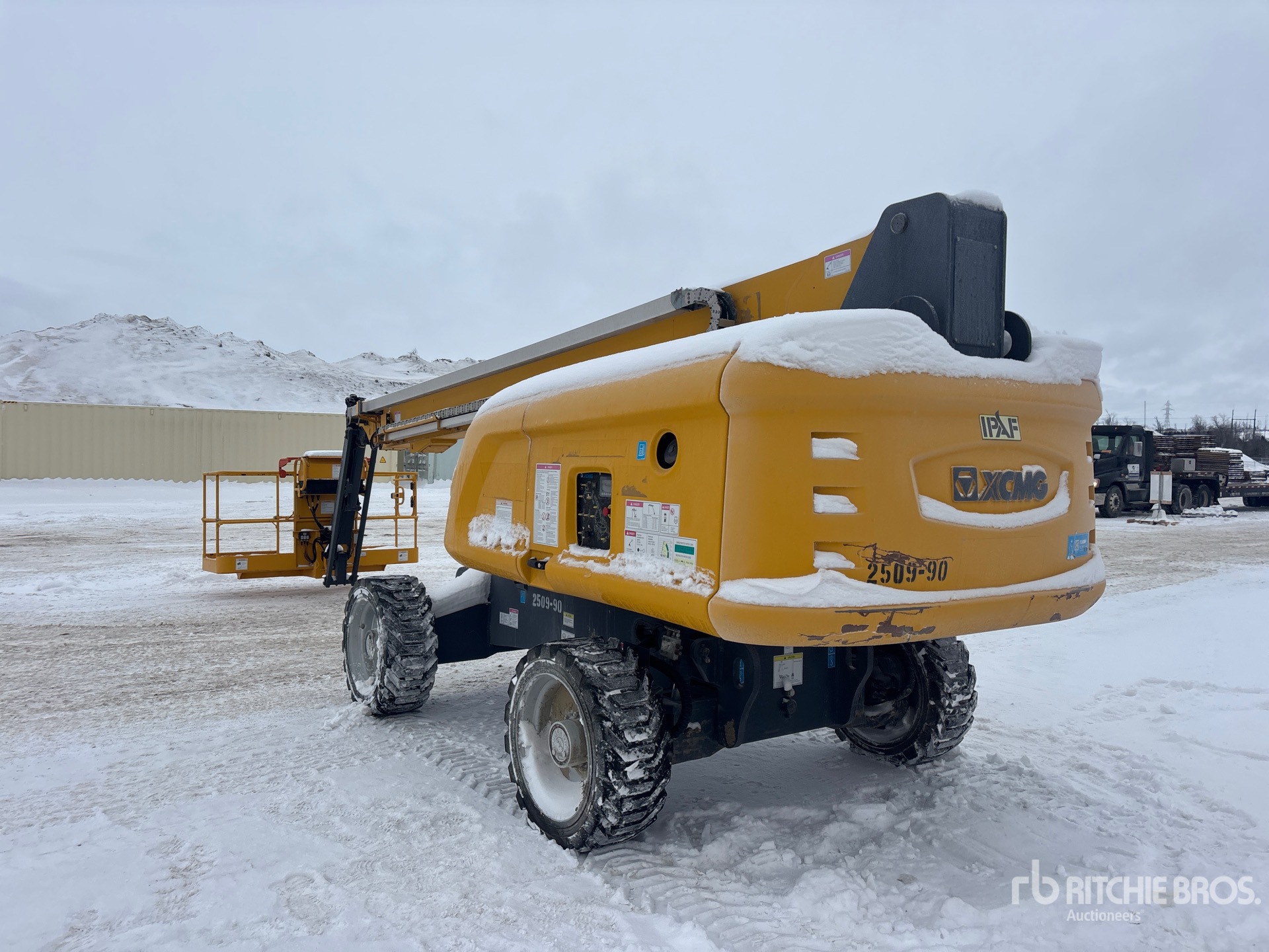 General Appearance with Foto, angolo posteriore sinistro