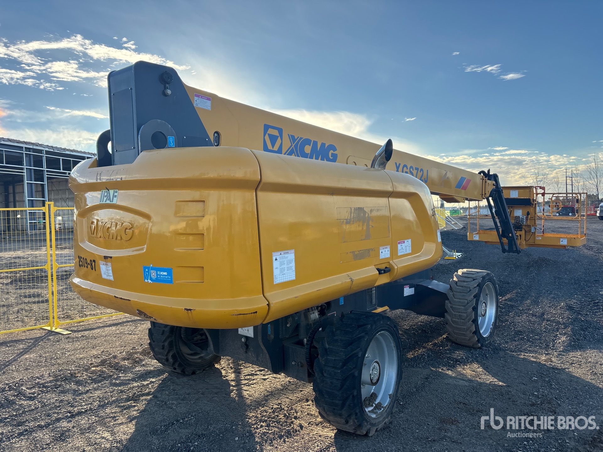 General Appearance with Bild, Ecke hinten rechts