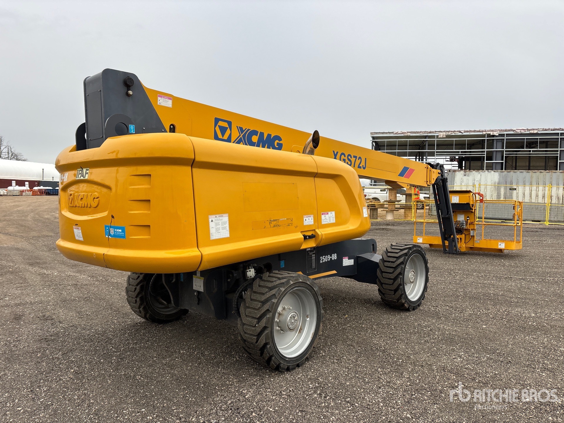 General Appearance with Picture, Right Rear Corner