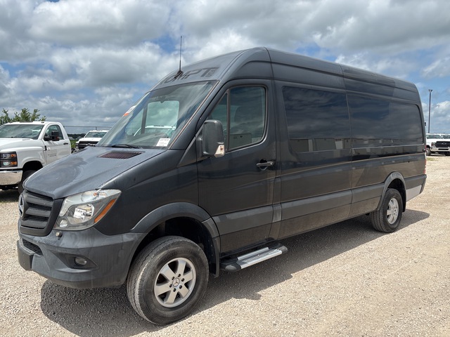 2017 Mercedes 2500 Sprinter 4x4 5 Passenger Van