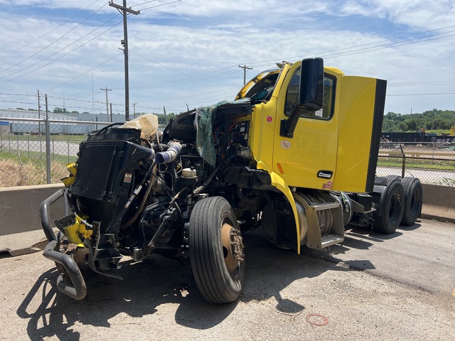 2021 Peterbilt 579 6x4 T/A Day Cab Truck Tractor (Inoperable)