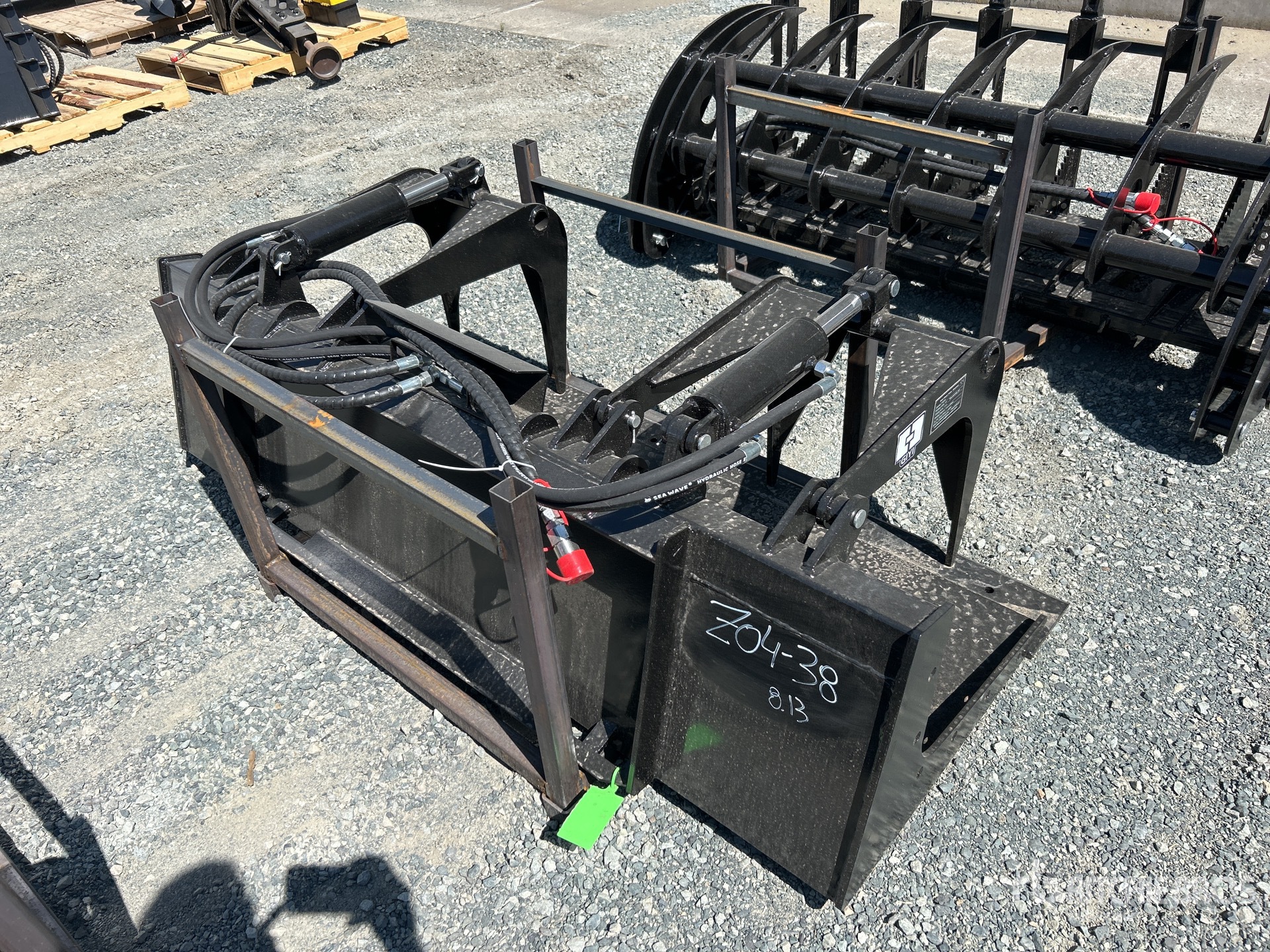 General Appearance with Picture, Right Rear Corner