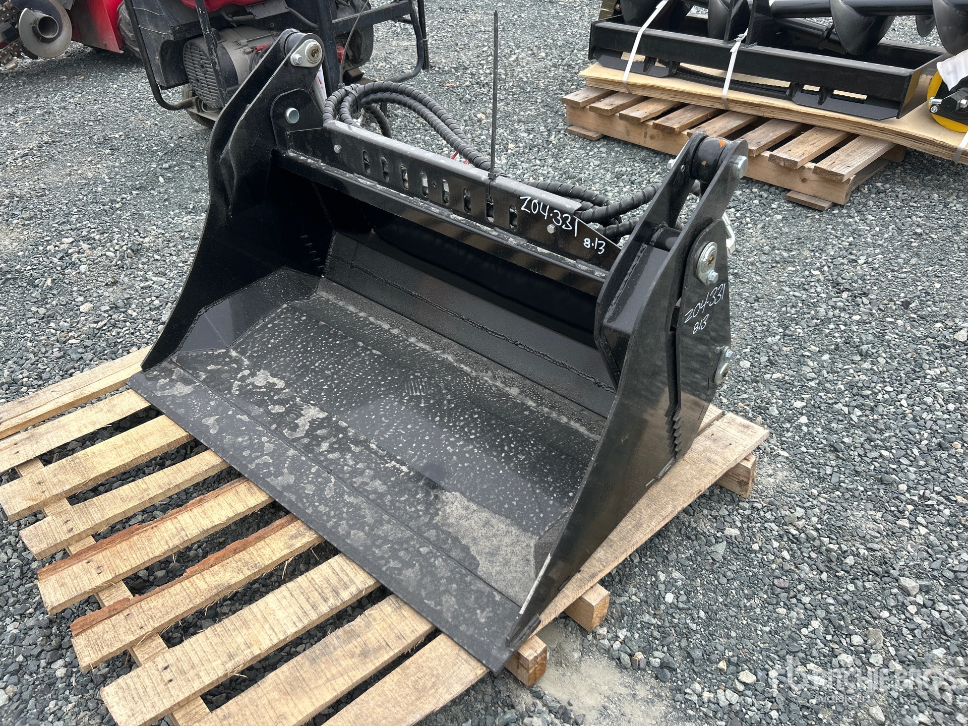 General Appearance with Picture, Left Front Corner