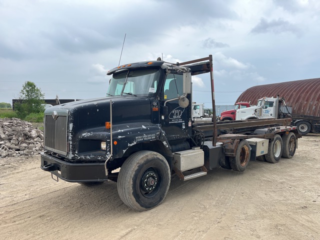 2006 International 8x4 Roll-Off Truck