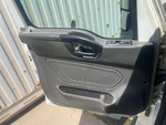 NN298246 - 2022 International LT625: Cab Doors
