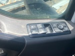 NN298246 - 2022 International LT625: Window Controls