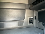 NN589487 - 2022 International LT625: Sleeper Interior