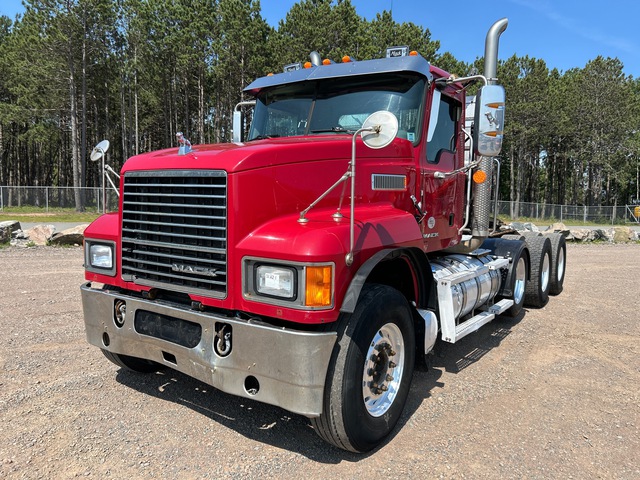 2018 Mack CHU613 8x4 Tri/A Day Cab Truck Tractor