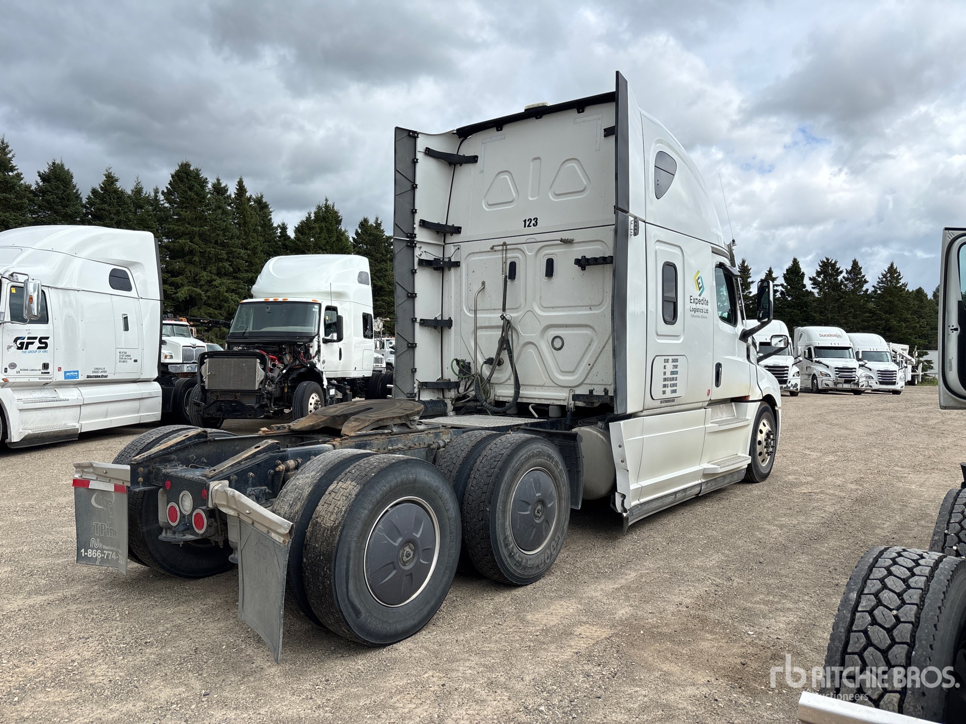 General Appearance with Picture, Right Rear Corner
