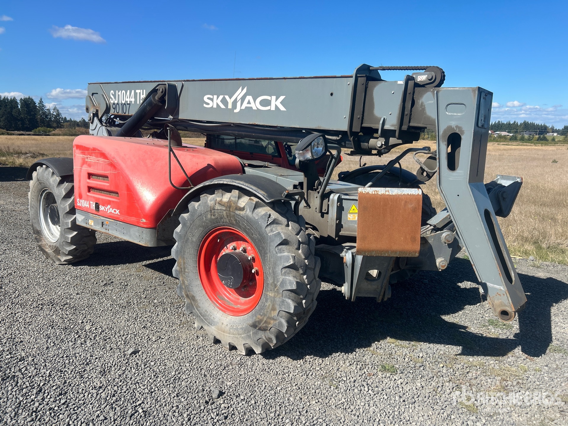 General Appearance with Picture, Right Front Corner